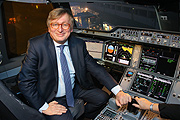 zufrieden im Cockpit des neuen Lufthansa Airbus A350-900: Flughafen Cef Dr. Michael Kerkloh (©Foto. Martin Schmitz)